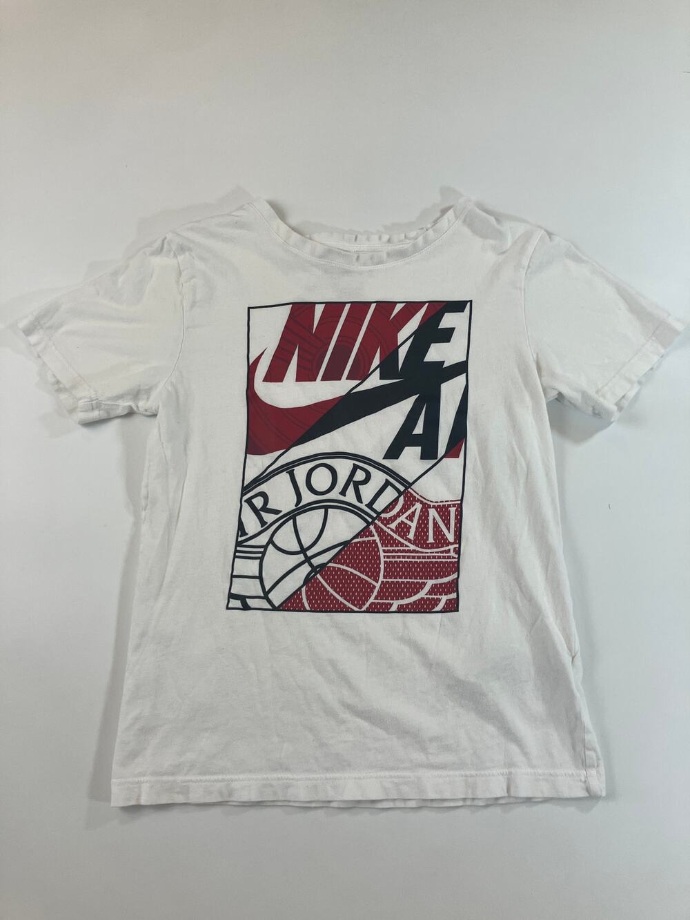 Jordan Boys L 12-13 White Nike Air Jordan Graphic T Shirt Jumpman Basketball Tee